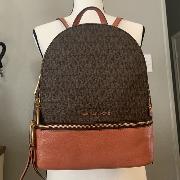 Michael Kors Handbags - New MK 💞 Rhea zip medium backpack